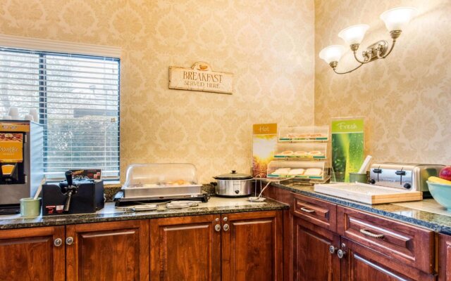 Quality Inn Pelham I-65 exit 246