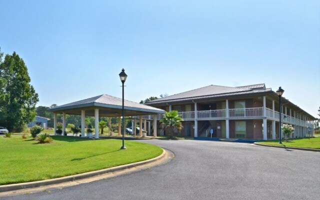 Motel 6 Sandersville, GA