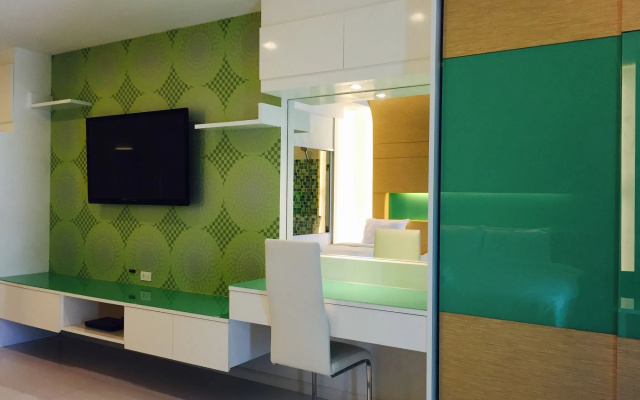 View Talay 6 Condominium by Honey