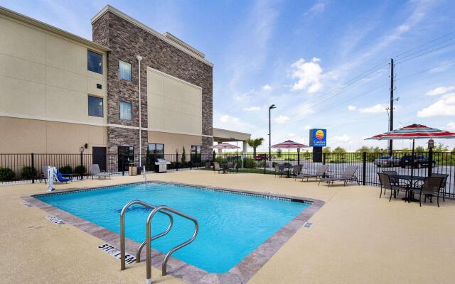 Comfort Inn & Suites Victoria North