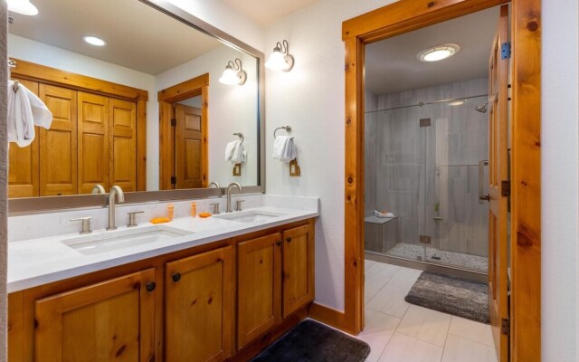 8750 Trappers Crossing 2 Bedroom Condo by RedAwning