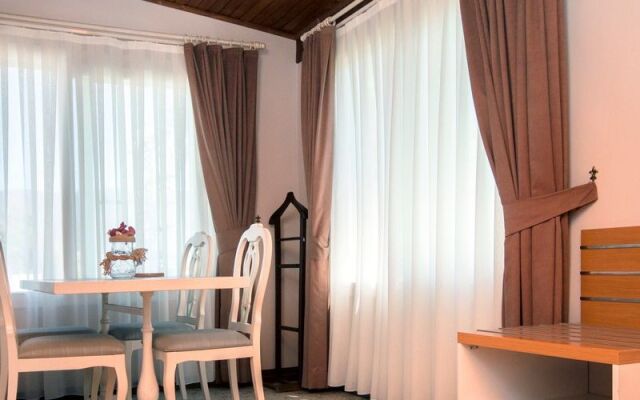 Anar Hotel