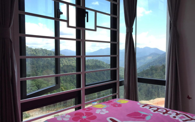 12pax Golden Shine Homestay @Midhills Genting