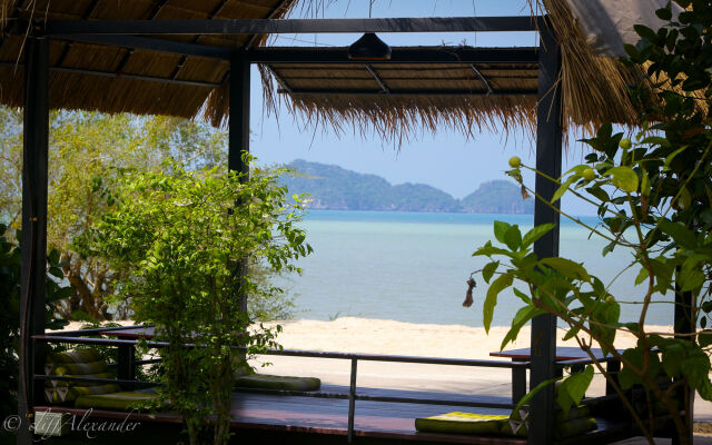 The Ford Sunset Beach Resort