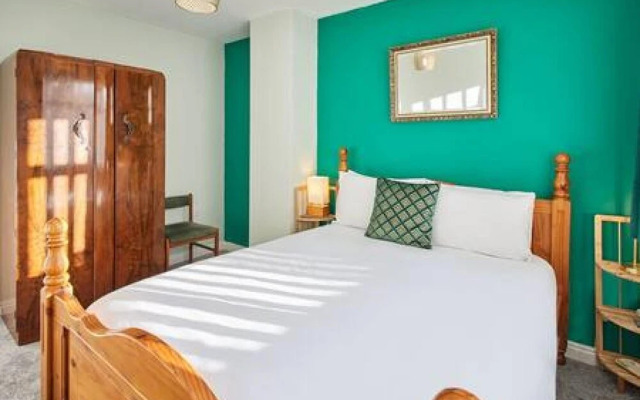 Host Stay St Mark s Close