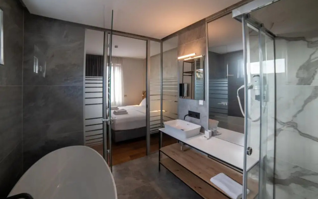 GRANDI 32  Boutique Residence