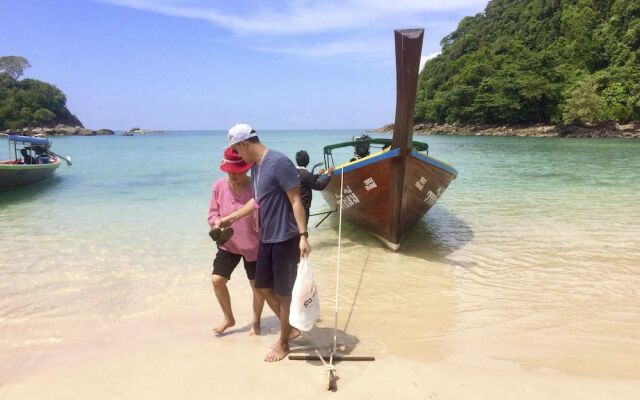 Ranong PK Guest house and Studio
