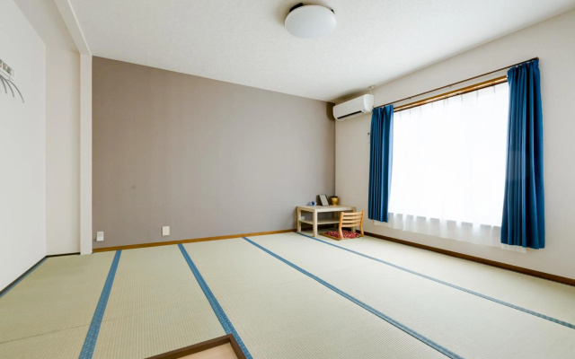 Plus 9 Station Inn – Guest Rooms – Izumisano