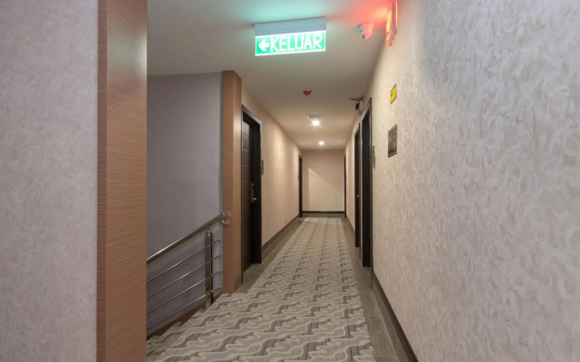 OYO 89375 Regent Hotel
