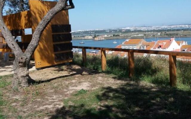 Casa do Rio - Riverside House