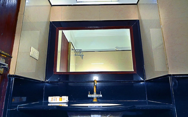 Hotel Rajhans International