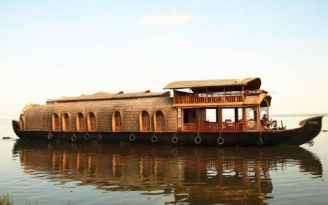 2 BHK Houseboat in Kumarakom P.O., Kottayam, by GuestHouser (47C7)