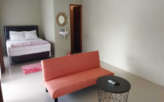 Adine Guest House