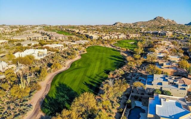 Casa Monument 3 Bedroom Home by RedAwning