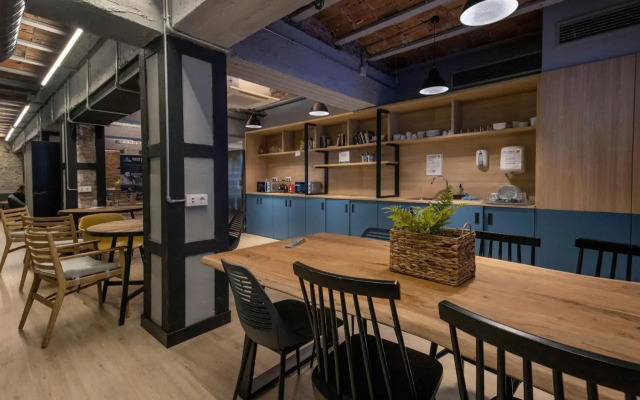 Font Andorra Hostel by Nexta