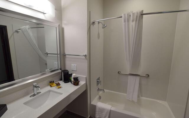 Best Western Plus Waller Hotel