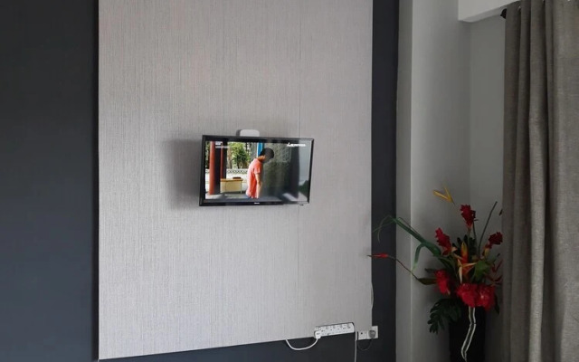 MODEST Studio Apartment