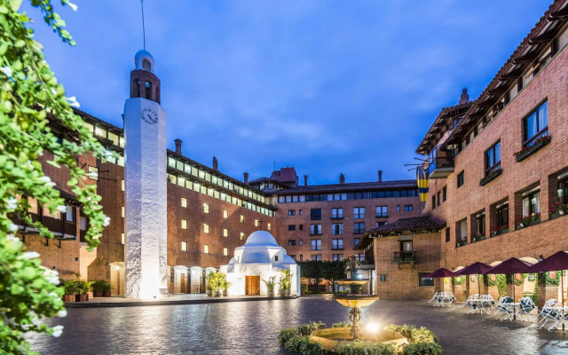 Travelers Suites Condominio Plenitud