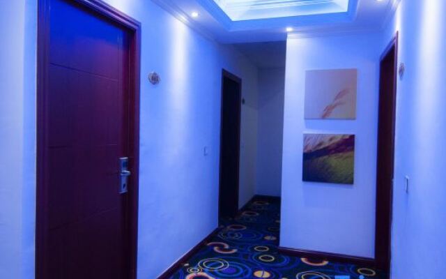 Nanchang Hongshun Hotel (Shuanggang Subway Station Branch)