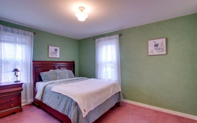 Lakefront Algoma Home w/ Deck, Grill & Fireplace