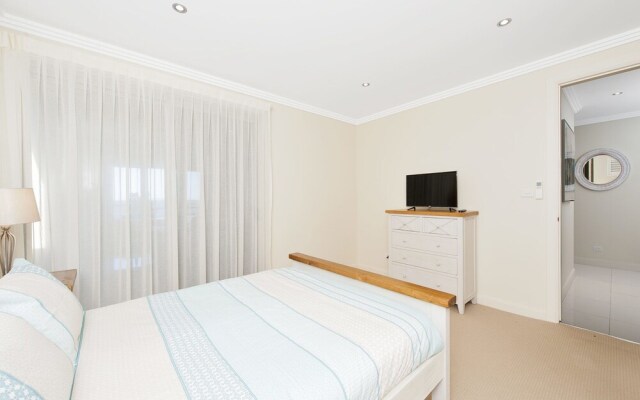 Soldiers Point Road, 2, 163, Seaside Splendour