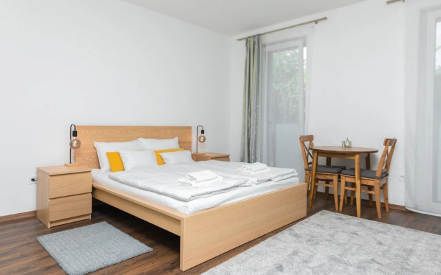 WestSide Apartments by Urbanrent