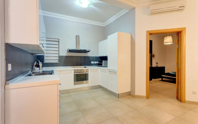 Gorgeous Apartment With Terrace in Fort Cambridge, Pool