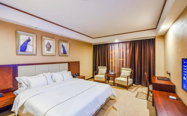 Yingjiang River Bian Chui Hotel