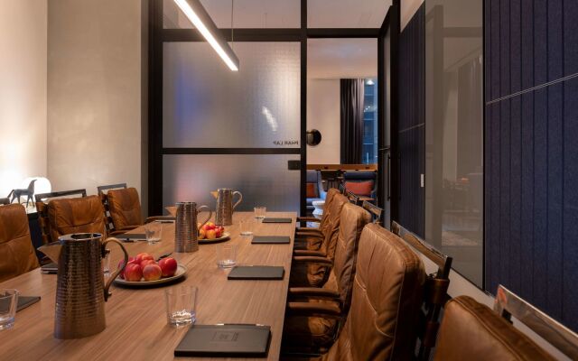Next Hotel Melbourne, Curio Collection by Hilton