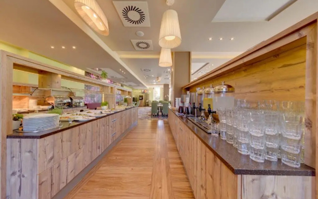 Mineral Hotel Malinowy Raj