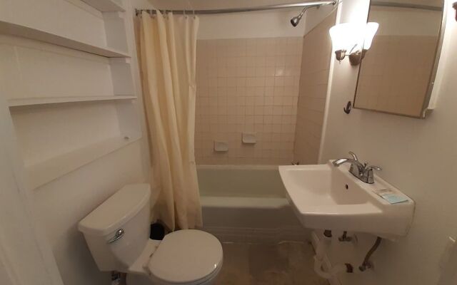 Atlantic Breeze Motel & Apartments