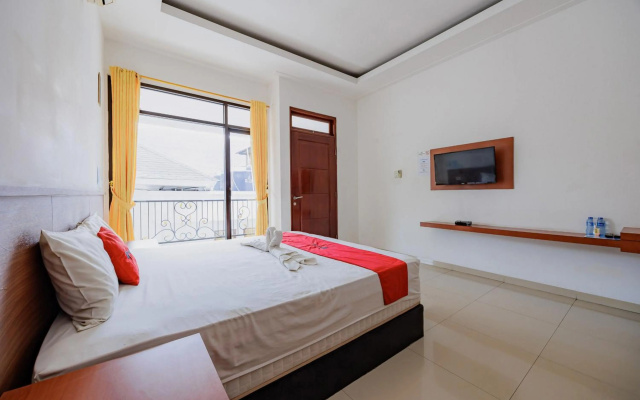 RedDoorz Premium @ Gandaria Jagakarsa – Guest Rooms – Jakarta
