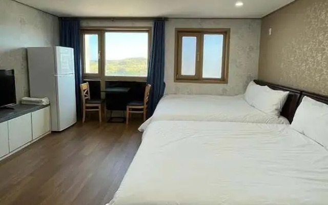 Jeju Baekrok Pension