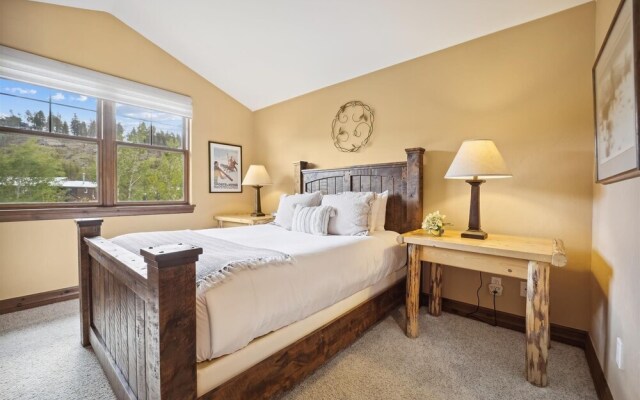 Highland Greens Comfort 3 Bedroom Townhouse by RedAwning