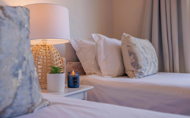 Waterfront Cottage B3