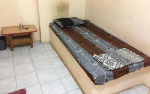 Jay khodiyar guest house