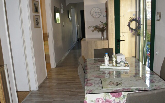 Stelios Melita Apartment in Tris Eklisies