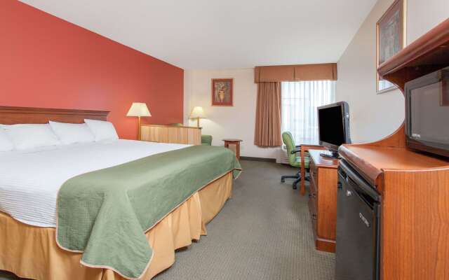 Days Inn & Suites by Wyndham Mt Pleasant