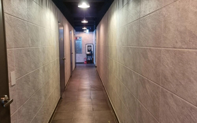 Suwon (Yeonghwa-dong) Dalbit Motel