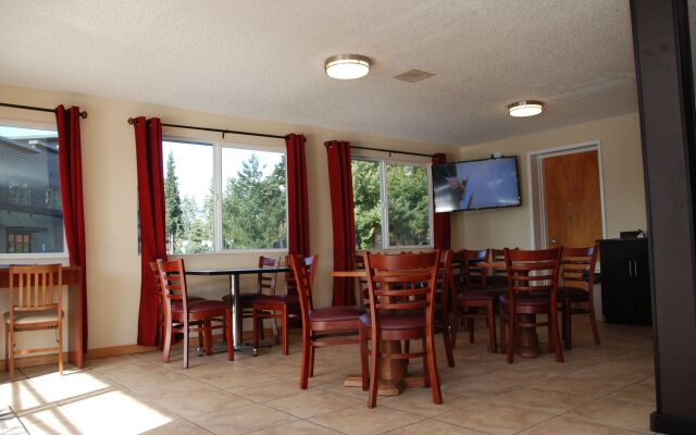 Smokey Point Motor Inn
