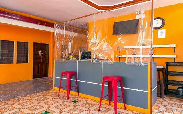 J5 Guest House & Restobar