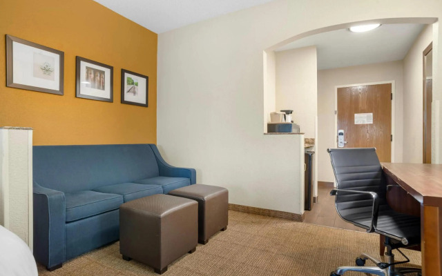 Comfort Suites Monroe