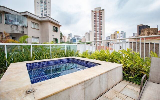 Apartamento em Pinheiros com Piscina