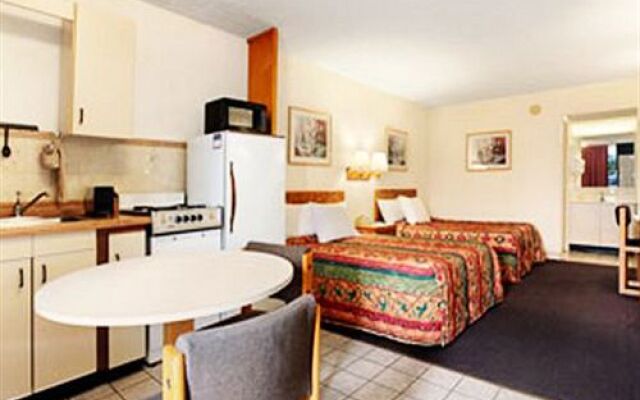 Express Inn & Suites Clearwater