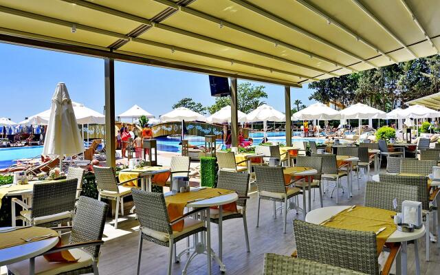 Azura Deluxe Resort & Spa - Ultra All Inclusive