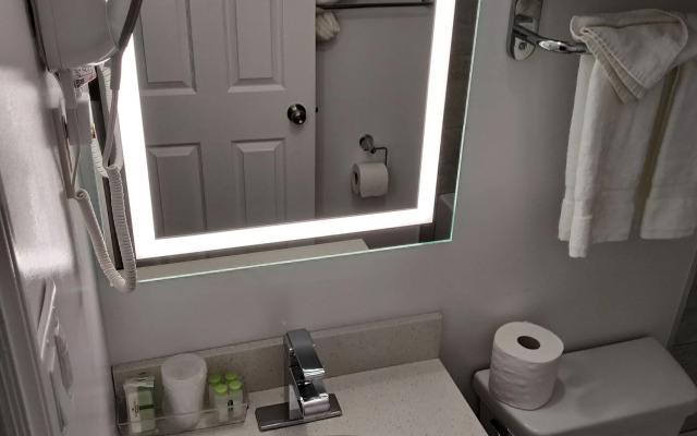 Parkway Motel & European Lodges