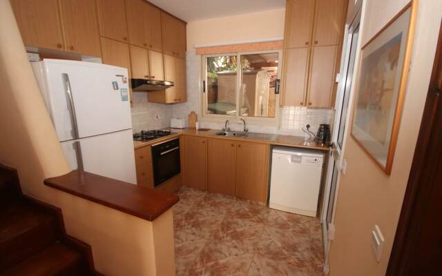 2 Bedroom House near Tombs of the Kings