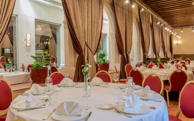 Hotel San Antonio El Real