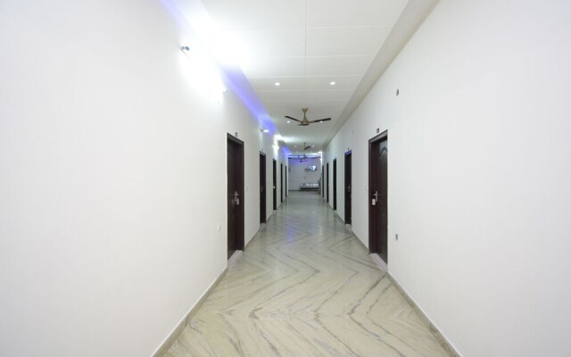 OYO 29034 Hotel Arora Inn