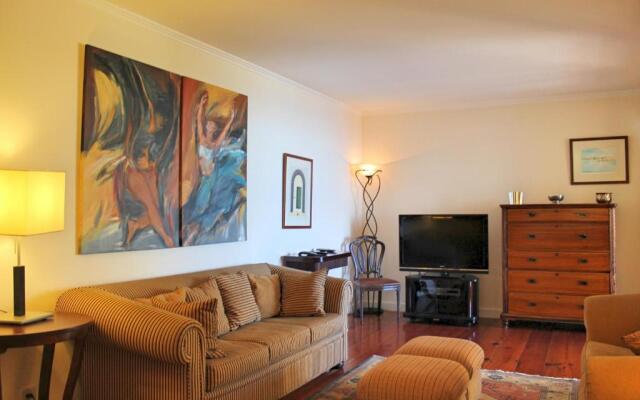 Exquisite Madeira Villa Villa Funchal Luz 5 Bedroom Heated Pool Sea Views Games Room Fu